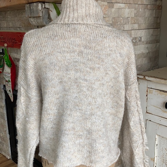 Forever 21 cowl neck raw hem distressed sweater - Picture 9 of 14
